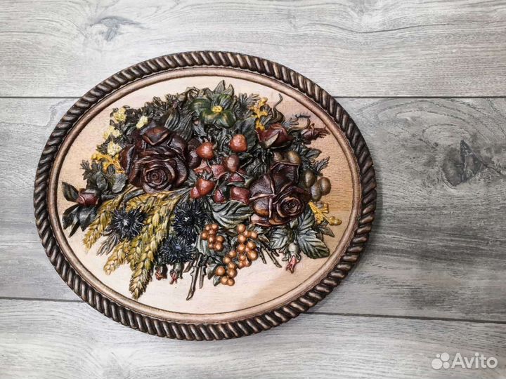 Панно из дерева