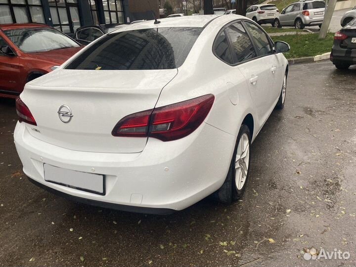 Opel Astra 1.6 МТ, 2013, 172 000 км