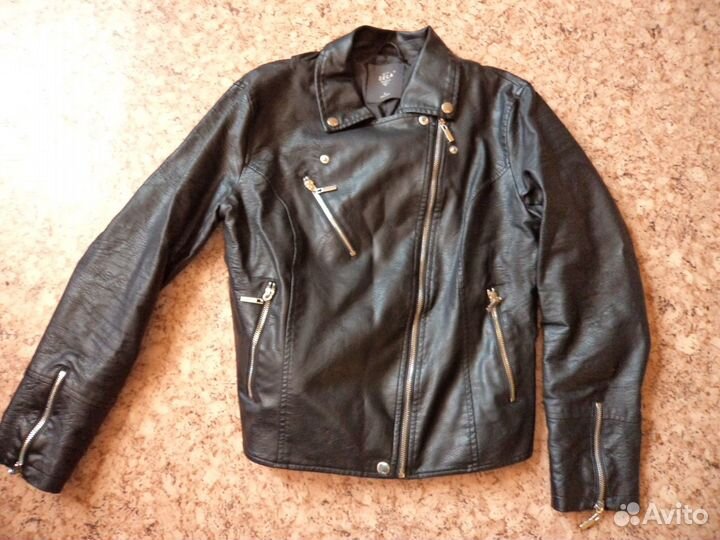 Женская куртка. sela