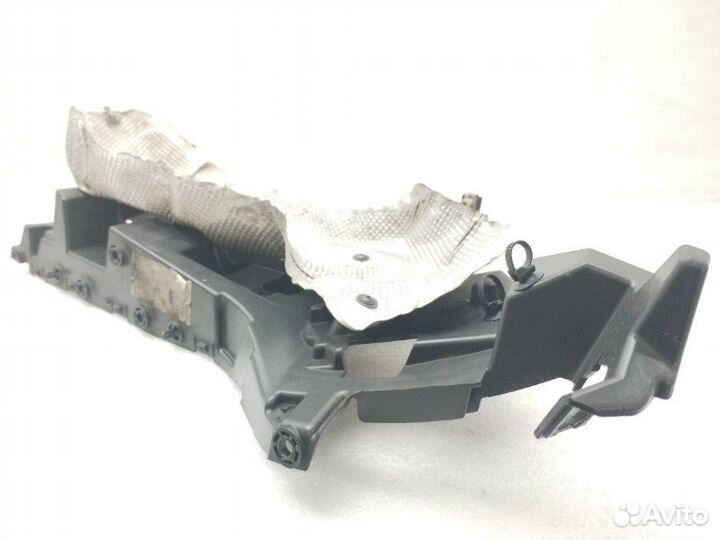 Кронштейн бампера задний левый Land Rover