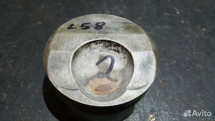 Поршень правый Porsche Cayenne 957 М48.01 08