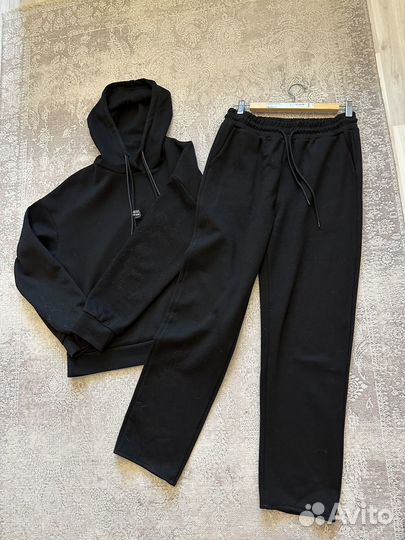 Спортивный костюм женский