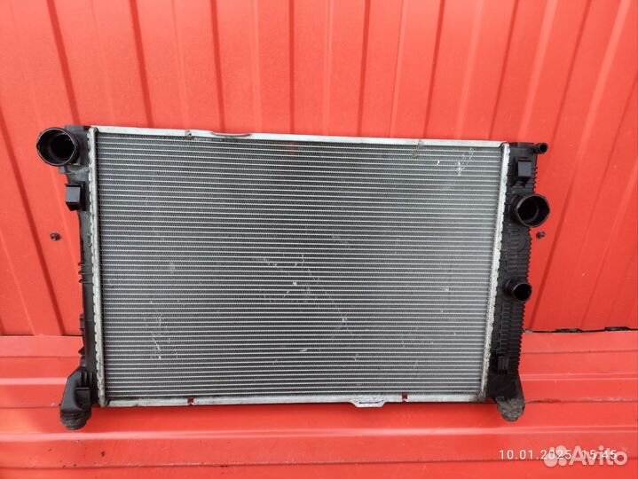 Радиатор mercedes w204 w212 w207