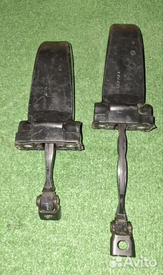 Ограничитель двери Шкода Октавия А7 перед