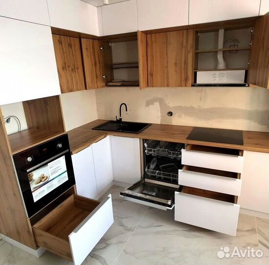 Кухни на заказ с системой хранения 