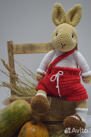 Вязаный кролик «Остин»