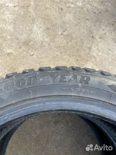 Goodyear UltraGrip Ice WRT 225/45 R18