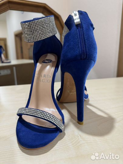 Босоножки синие