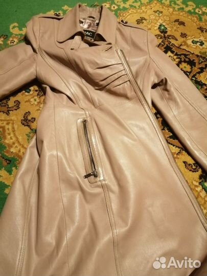 Кожаный плащ женский