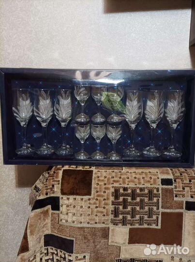 Набор фужеров и японские тарелки