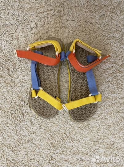 Босоножки 37