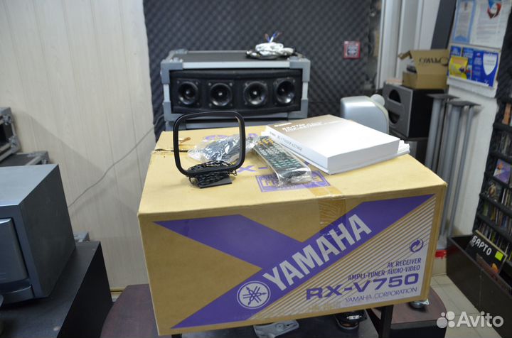 AV Ресивер Yamaha RX-V750 (7.1+2 канала) комплект