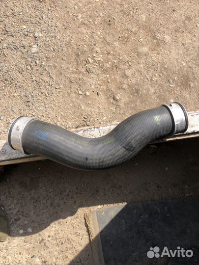 Патрубок в системе охлаждения для интеркулера-ориг