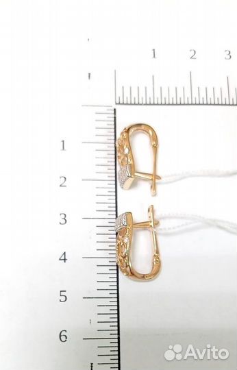 Золотые серьги с камнем