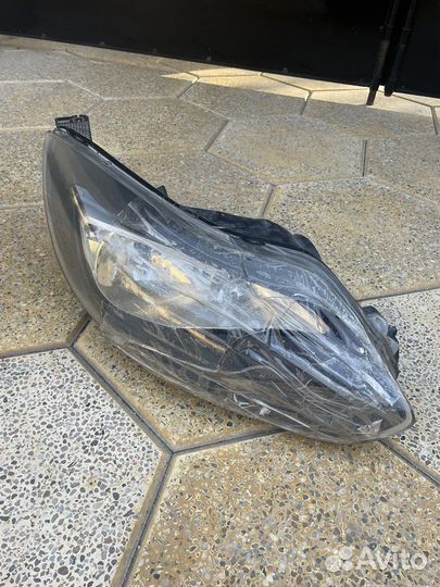 Фара правая ford focus 3