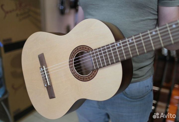 Классическая гитара Амистар