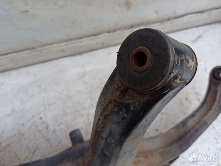Рычаг задний правый 90468292