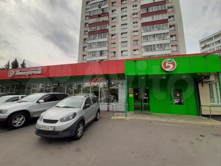 Продам торговое помещение, 585 м²