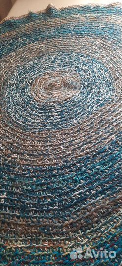 Коврик из лоскутков ткани ручной работы