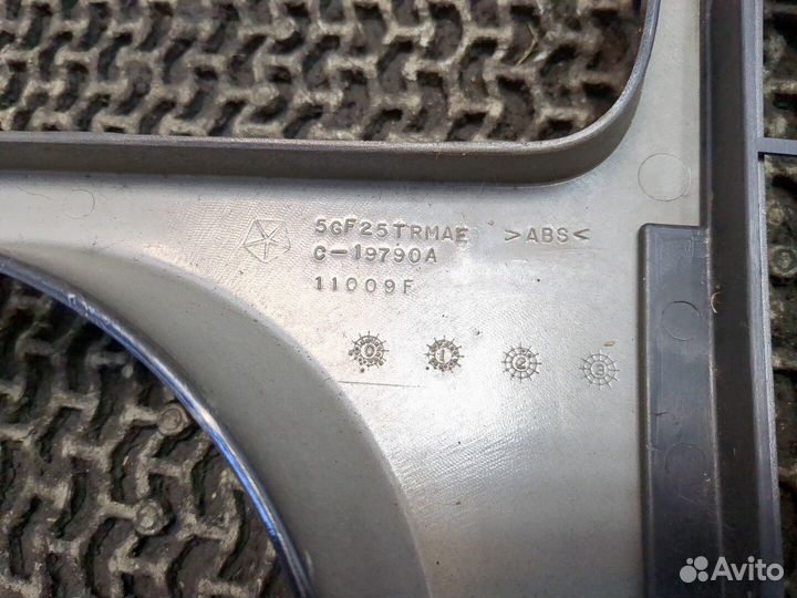 Решетка радиатора Jeep Liberty, 2002