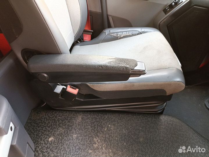 7482617348 Сиденье водительское пневматическое