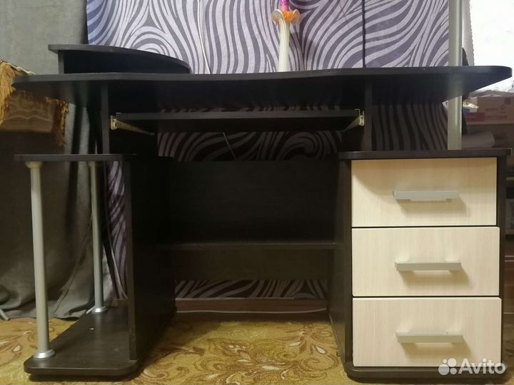 Компьютерный стол