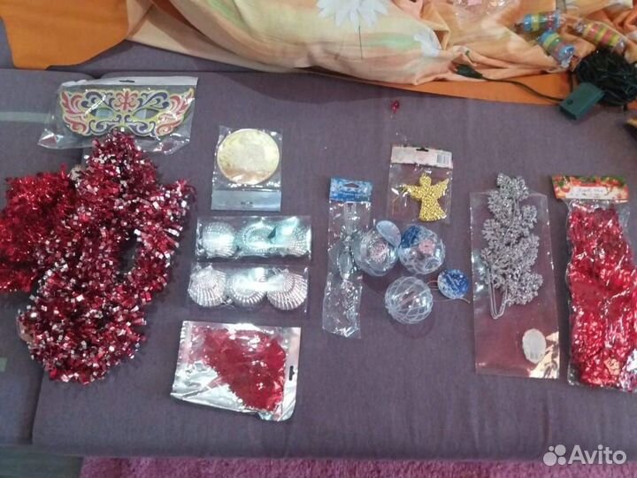 Елочные игрушки: зимняя ветка, петушок, прочее