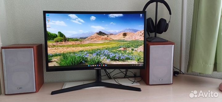 Игровой монитор Samsung CRG5 23,5 VA