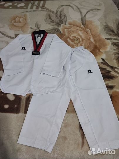 Форма Добок для тхэквондо 140