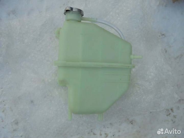 Бачок расширительный Mitsubishi Delica PD8W 4M40T