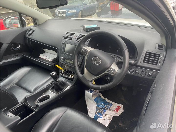 Разбор на запчасти Toyota Avensis 3