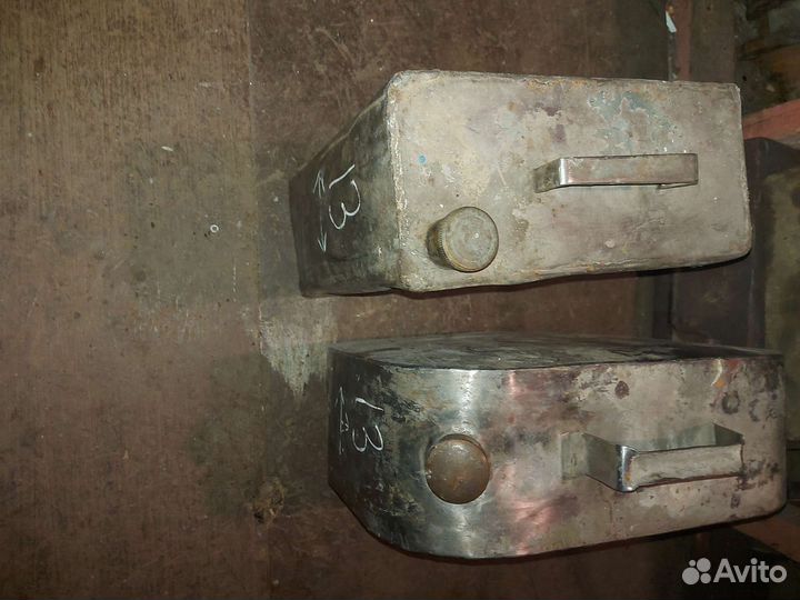 Канистры металлические,10,15,20 литров