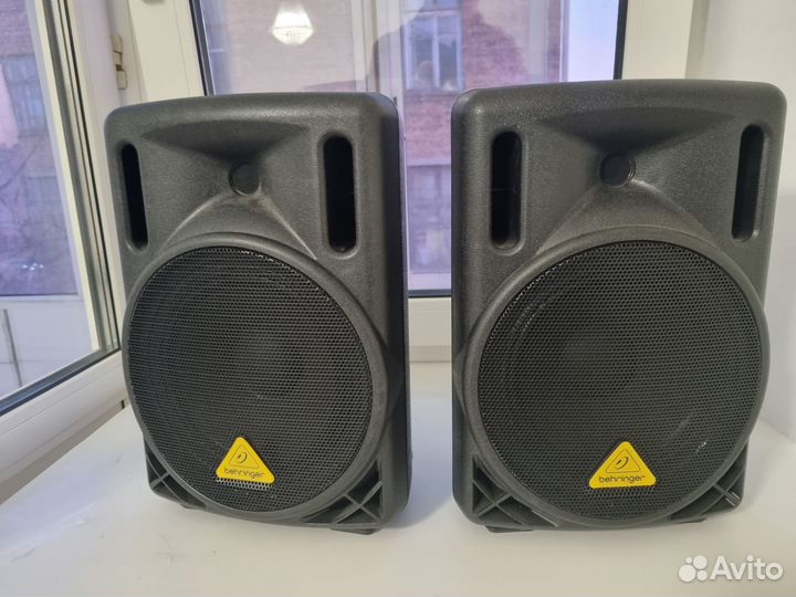 Behringer eurolive b208