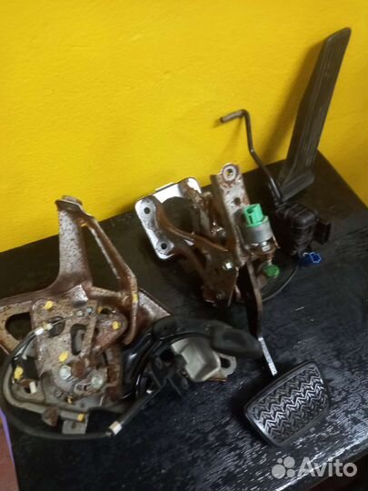 Комплект педалей от Grs180, 06г crown