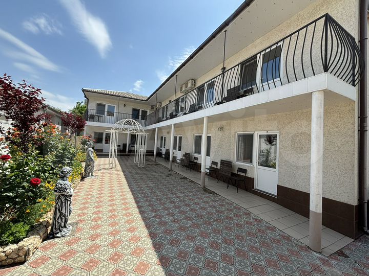 Гостиница, 1025 м²