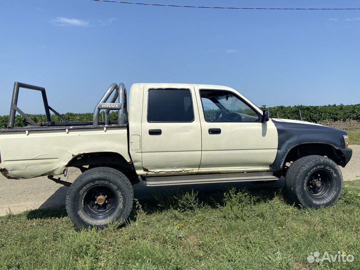 Toyota Hilux 3.0 МТ, 1997, битый, 260 000 км