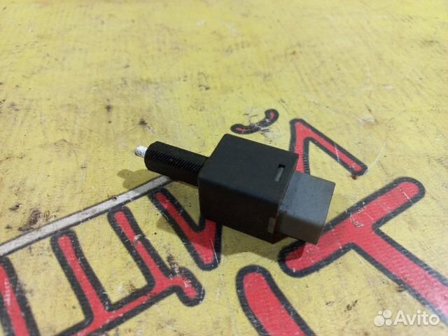 Датчик включения стоп-сигнала Hyundai Elantra 6 VI