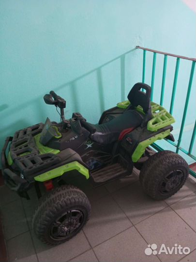 Детский квадроцикл на аккумуляторе