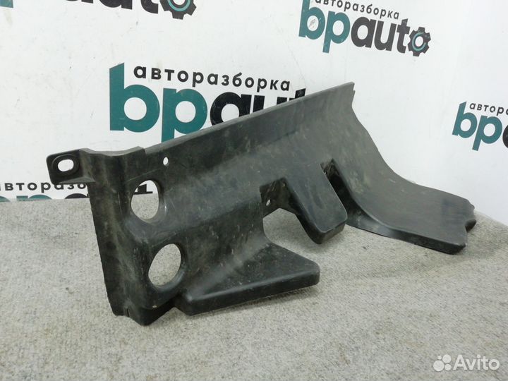 Направляющая воздушного потока правая 628224AA1A