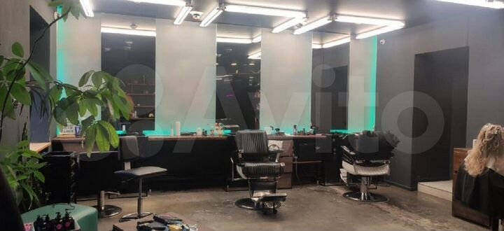 Центр СПб. Огромный трафик