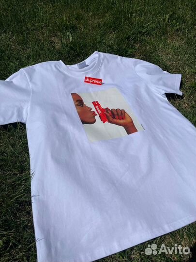 Футболка supreme