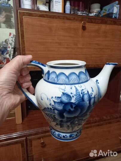 Гжель Чайник большой 26 см