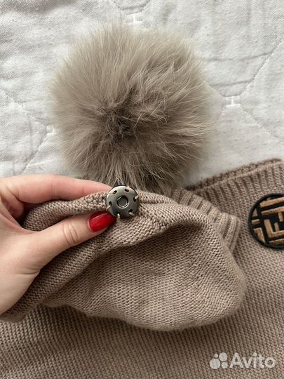 Шапка и шарф fendi