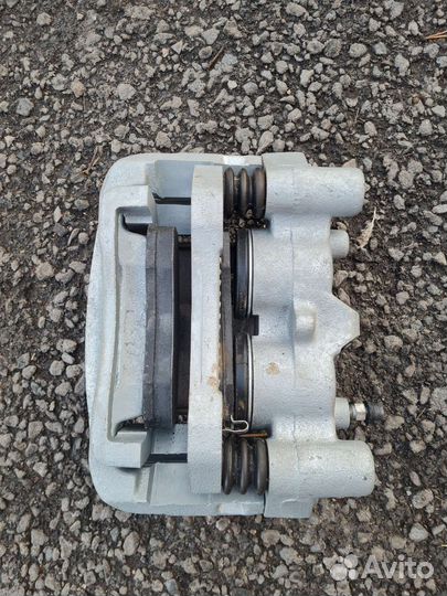 Суппорт УАЗ-3163 левый в сборе