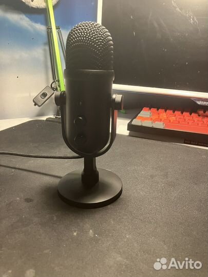 Микрофон razer seiren v2 pro