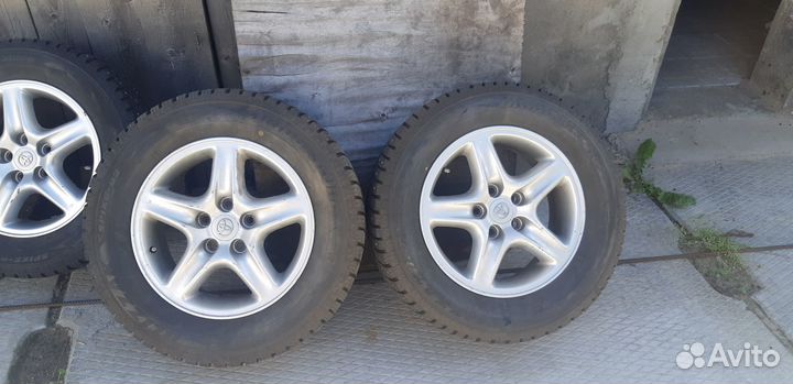 R16 Bridgestone Blizzak Ice 235/65, PCD 5x114.3 DIA 60.1