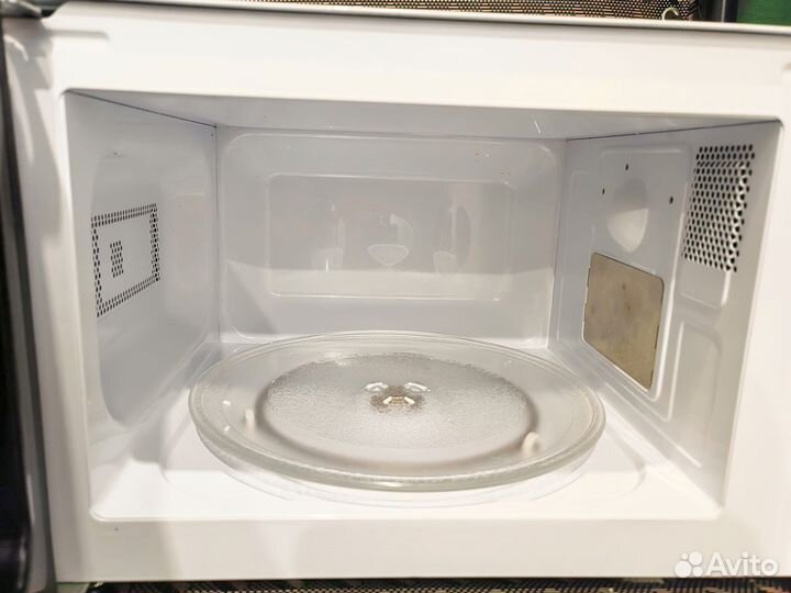 Микроволновая печь BBK 20MWS-711M/WS