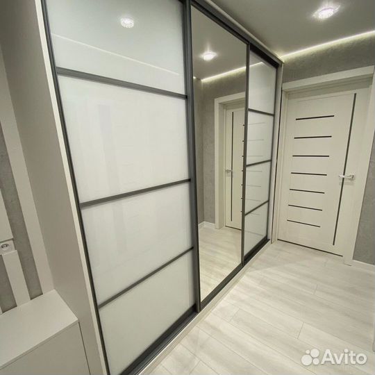 Современный шкаф купе