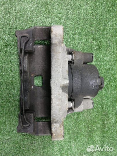 Суппорт передний правый Audi Q3 8UB cczc 2013