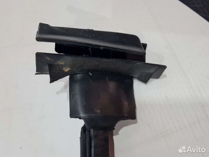 Новый уплотнитель двери Peugeot Partner B9